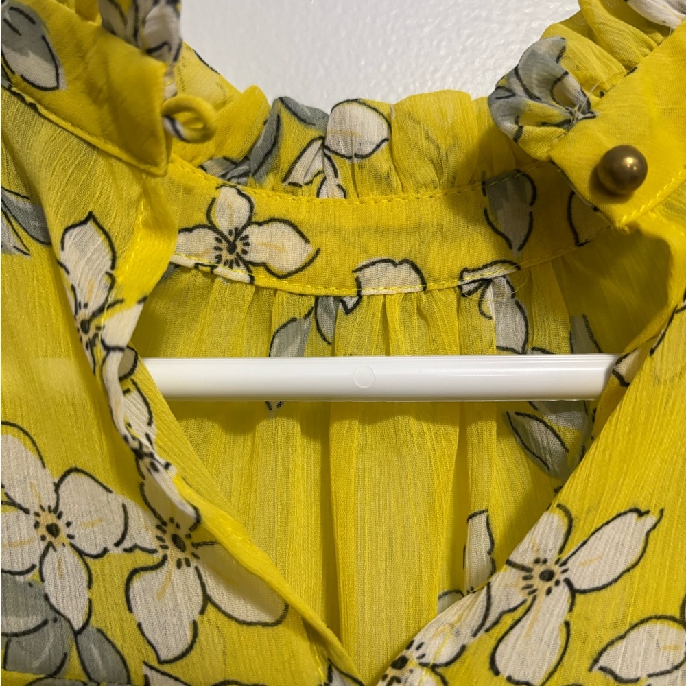 Who What Wear Yellow Floral Blouse. Never Worn. Dainty, Ditsy Floral - Picture 3 of 7